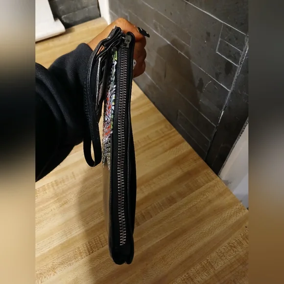 Sold Do Not Buy ED Hardy NWT Large Black & Rhinestoned Skull Wristlet - Picture 9 of 10